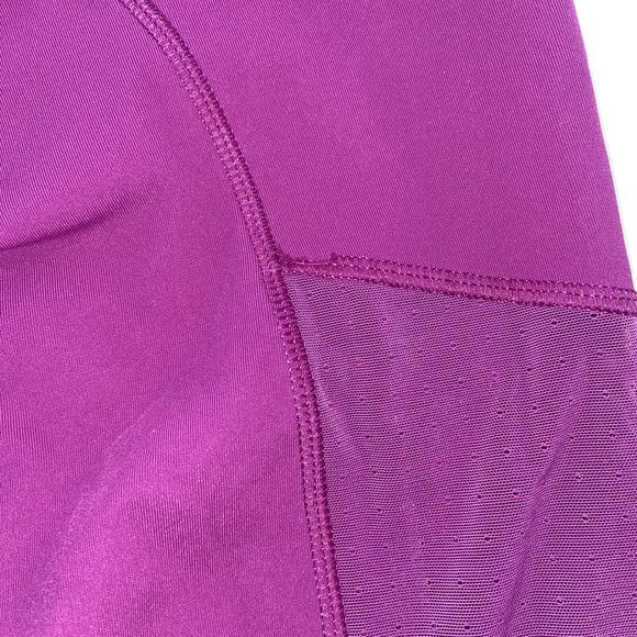 LULULEMON Hot To Street Crop Leggings Mesh Regal Plum Pink Magenta Size 4 - Picture 8 of 9